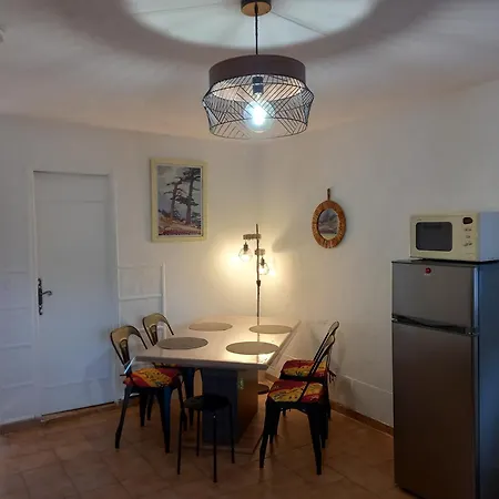 Apartment 60 M2 Climatise 2 Adultes Max Et 2 Enfants Piscine Partagee