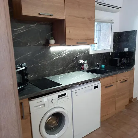 Apartment 60 M2 Climatise 2 Adultes Max Et 2 Enfants Piscine Partagee