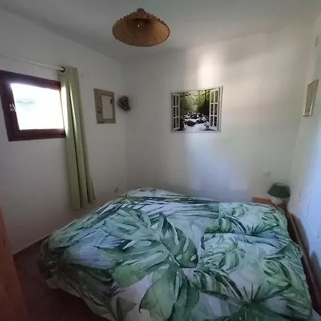Apartment 60 M2 Climatise 2 Adultes Max Et 2 Enfants Piscine Partagee