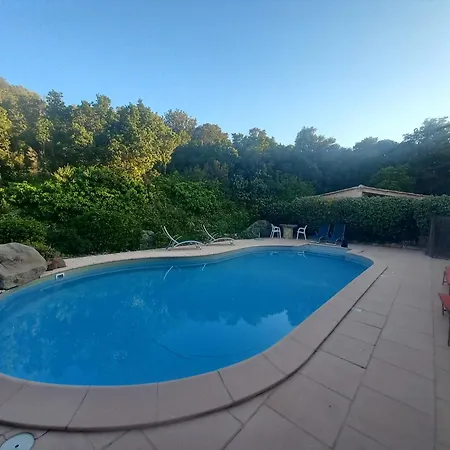 Apartment 60 M2 Climatise 2 Adultes Max Et 2 Enfants Piscine Partagee *